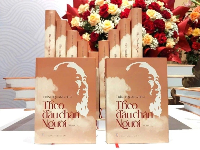 Theo dấu chân Người